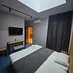 O'clock Bed & 3* Burgasz