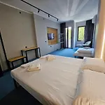 O'clock Bed & Hotel