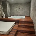 O'clock Bed & 3* Burgasz