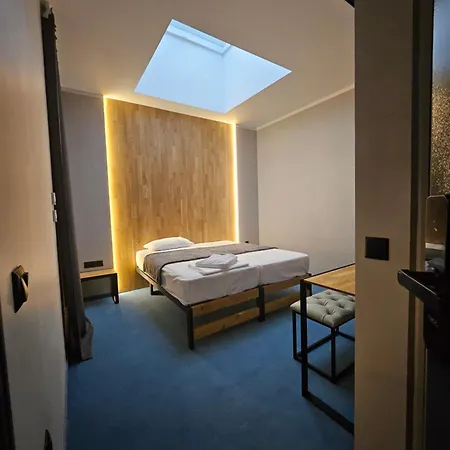 Отель O'clock Bed &