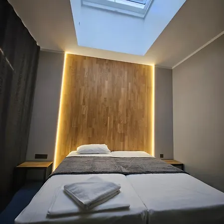 Hotell O'clock Bed & 3*