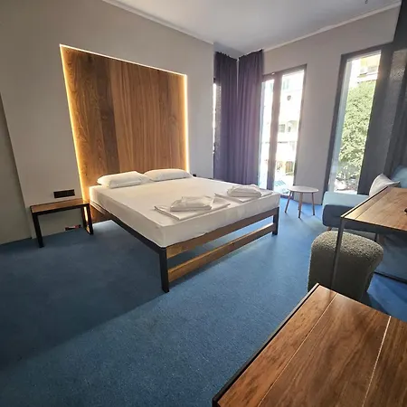 Отель O'clock Bed &