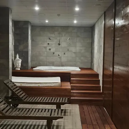 O'clock Bed & Hotell 3*