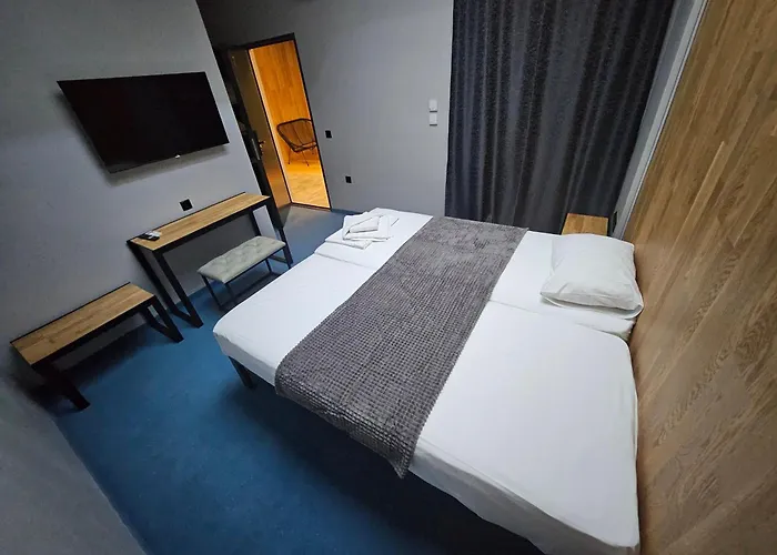 Hotel O'clock Bed & 3*