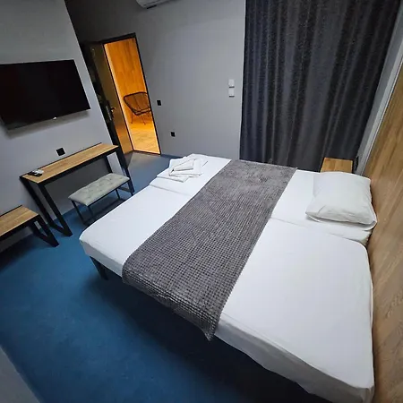 Hotel O'clock Bed & 3*