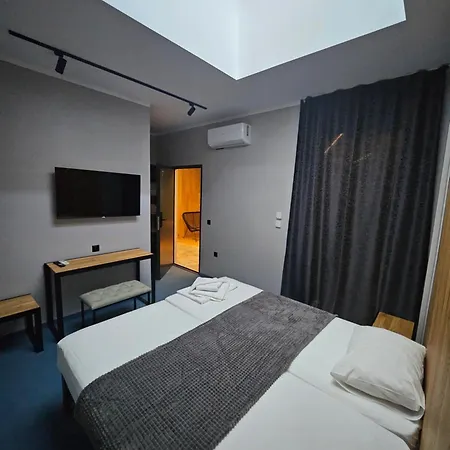 O'clock Bed & Self Check In 3* Бургас