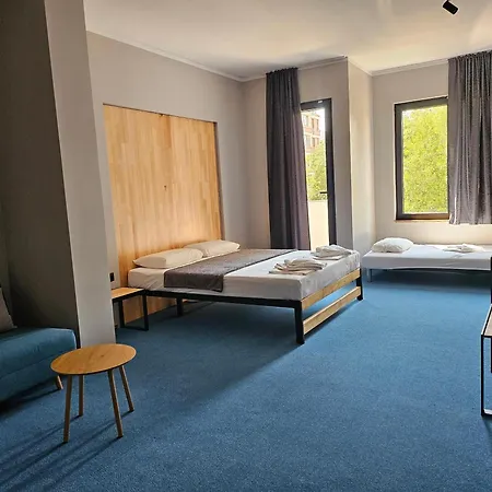 Hotel O'clock Bed &