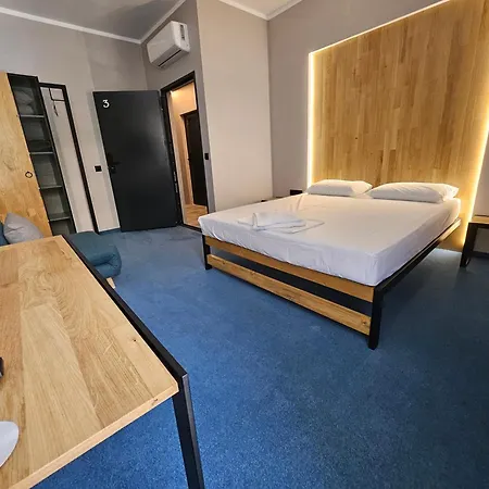 Отель O'clock Bed & Self Check In 3*