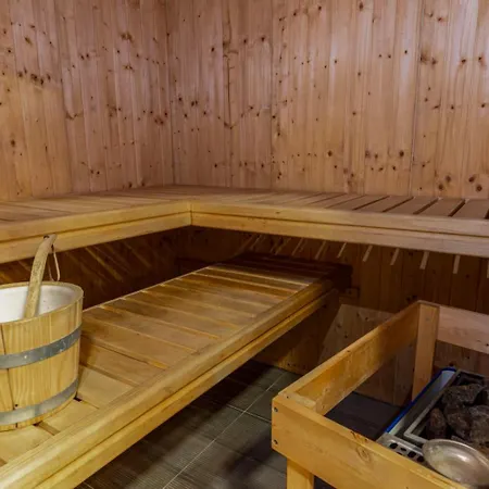 O'clock Bed & Self Check In Отель Бургас