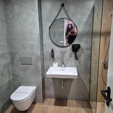 Отель O'clock Bed & Self Check In 3*